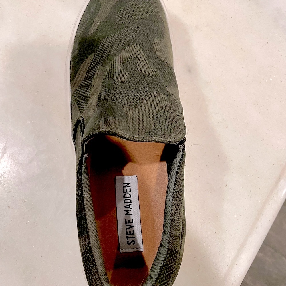 Steve Madden Excellent Condition Camo Slip On Sneakers. Worn once.